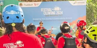 Meriahkan HUT ke-79 Kemerdekaan RI, Pertamina Gelar Pengibaran Bendera Bawah Laut hingga Pemberian Beasiswa PERTAMINA