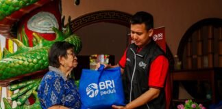 Semangat Berbagi di Tahun Baru Imlek 2025, BRI Peduli Salurkan Bantuan Sembako Bagi Warga di Tangerang dan Singkawang di Tangerang dan Singkawang