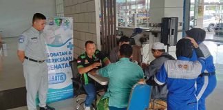 Jasa Raharja Kalsel Berikan Pelayanan Kesehatan Gratis di Terminal Gambut Barakat untuk Penumpang dan Sopir jasa raharja kalsel