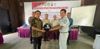 Dekatkan Layanan ke Pelosok, Jasa Raharja Cabang Cabang Sintang bersama Samsat Gokatan Hadir di Tayan Hulu, Sosialisasikan Opsen Pajak & Program Pembebasan Denda Hadir di Tayan Hulu