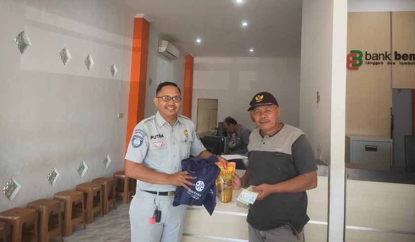 Membayar PKB dan SWDKLLJ Membayar PKB dan SWDKLLJ