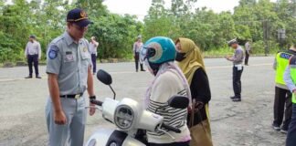 Tertib Administrasi, Aman di Jalan: Jasa Raharja Kanwil Kalimantan Timur Gelar Operasi Gabungan di Penajam Operasi Gabungan di Penajam