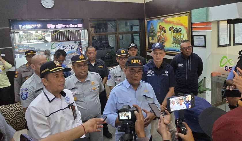 Tunu Pratama Jaya di Selat Bali Tunu Pratama Jaya di Selat Bali