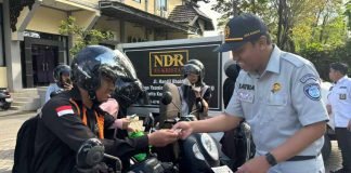 Tim Pembina Samsat Banjarmasin I Gelar Operasi Gabungan dan Sosialisasi Pajak Kendaraan di Area BNN Banjarmasin Timur di Area BNN Banjarmasin Timur