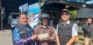 Tingkatkan Kepatuhan Pajak Kendaraan, Tim Pembina Samsat Martapura Gelar Operasi Gabungan di Halaman Polres Banjar di Halaman Polres Banjar