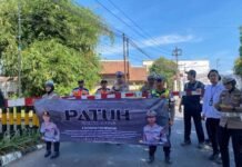 Jasa Raharja Sosialisasikan Keselamatan di Perlintasan Rel Sukoharjo di Perlintasan Rel Sukoharjo