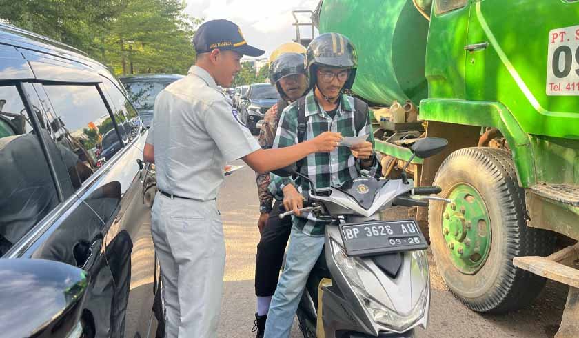 di Simpang Kaliban Kota Batam