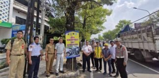 Jasa Raharja dan Forum Komunikasi Lalu Lintas Sragen Pasang Rambu di Titik Rawan Kecelakaan di Titik Rawan Kecelakaan