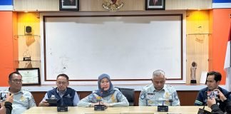 Jasa Raharja Perkuat Komitmen Pelayanan dan Koordinasi Antarinstansi Saat Tinjau Lokasi Evakuasi KM Tunu Pratama Jaya