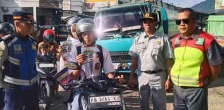 Jasa Raharja Perkuat Komitmen Keselamatan dalam Gelar Operasi Patuh Kapuas di Pos Lantas Bengkayang jasa raharja kalbar