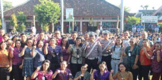 Jasa Raharja Cabang Singaraja dan Satlantas Polres Buleleng Gelar Sosialisasi Keselamatan Lalu Lintas dan Pembayaran Pajak Kendaraan di SMK Negeri 3 Singaraja jasa raharja bali