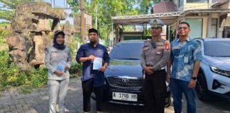 Operasi Gabungan serta Sosialisasi Pembebasan Tunggakan dan Denda PKB oleh Tim Pembina Samsat Banjarmasin I Tim Pembina Samsat Banjarmasin I