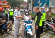 Jasa Raharja dan Tim Pembina Samsat Banjarnegara Laksanakan Sosialisasi dan Operasi Gabungan di Jalan S. Parman Banjarnegara di Jalan S. Parman Banjarnegara