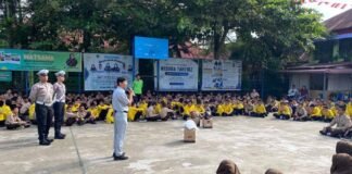 Jasa Raharja Cabang Bukittinggi Bersama Satlantas Polres Payakumbuh Gelar Sosialisasi PPKL Tertib Lalu Lintas di MTsN 1 Kota Payakumbuh di MTsN 1 Kota Payakumbuh