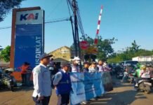 Jasa Raharja Bandung Gelar Sosialisasi Disiplin Perlintasan Sebidang Kolaborasi Dengan Komunitas Edan Sepur jasa raharja jabar