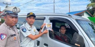 Sosialisasi dan Operasi Gabungan di Boyan Tanjung: Warga Antusias Sambut Program Pembebasan Denda Pajak Kendaraan jasa raharja kalbar