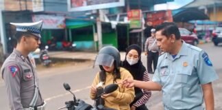 Jasa Raharja dan Stakeholder Laksanakan Operasi Terpadu Lalu Lintas di Bengkayang, Masyarakat Diimbau Manfaatkan Program Bayar Pajak Bebas Denda jasa raharja kalbar