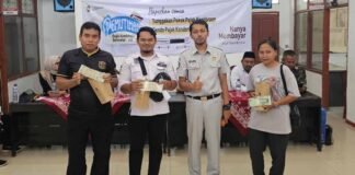 PT Jasa Raharja Cabang Indramayu Bersama Stakeholders Kampanyekan Ketaatan Pajak Kendaraan Bermotor dan Keselamatan Berlalu Lintas di Desa Kroya Berlalu Lintas di Desa Kroya