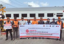 Jasa Raharja Sumbar dan PT KAI Gencarkan Edukasi Keselamatan di Perlintasan: Sabar Menunggu, Nyawa Tak Terganti Nyawa Tak Terganti