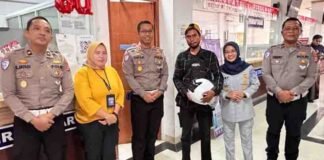 Peringati Hari Keselamatan Transportasi, Jasa Raharja Gelar Aksi Simpatik di Samsat Kota Serang jasa raharja banten