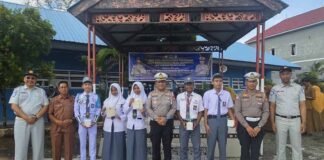 Jasa Raharja Cabang Watampone Bersama Satlantas Polres Bone Sosialisasikan Keselamatan Lalu Lintas di SMAN 3 Bone di SMAN 3 Bone