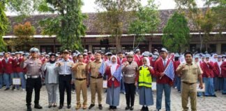 Jasa Raharja dan Satlantas Sukoharjo Sosialisasikan Keselamatan Lalu Lintas di SMK Bina Patria 2 di SMK Bina Patria 2