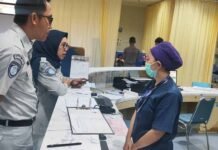 Jasa Raharja Kanwil Jawa Barat Gerak Cepat Kunjungi Korban Kecelakaan Tol Cipularang KM 99 Purwakarta di RS Cahya Kawaluyaan jasa raharja jabar