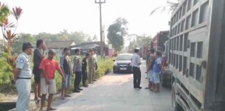 Operasi Gabungan Sekaligus Sosialisasi Kepada Pengemudi Truk Angkutan Galian C Dalam Upaya Keselamatan Lalu Lintas di Kabupaten Magelang jasa raharja jateng