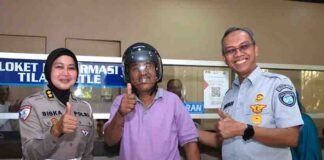 Peringatan Hari Keselamatan Lalu Lintas: Jasa Raharja Sulsel Bagikan Helm Gratis Untuk Masyarakat jasa raharja sulsel