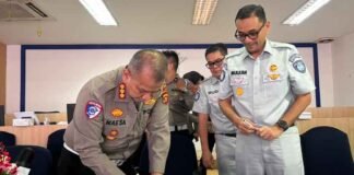 Serahkan Tas Sekolah Jasa Raharja Sumsel Komitmen Dukung Giat Polisi Cilik Bersama Polda Sumsel jasa raharja sumsel