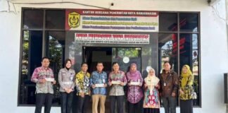 Tim Pembina Samsat Banjarmasin II Gelar Sosialisasi Gebyar Panutan PKB 2025 Sekaligus Hadirkan Mobil Samsat Keliling Hadirkan Mobil Samsat Keliling