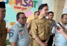Pemerintah Kabupaten Cianjur Capai Zero Outstanding PKB, Bupati Cianjur Tunjukkan Teladan Bayar Pajak Tunjukkan Teladan Bayar Pajak