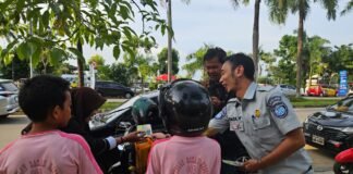 Jasa Raharja Kanwil Kepri Gencarkan Pembagian Flyer Pemutihan Pajak Kendaraan Bermotor Pajak Kendaraan Bermotor