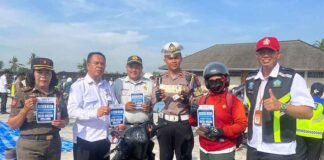 PT Jasa Raharja Wilayah Bali Bersama UPT Samsat Badung Gelar Razia Gabungan dan Sosialisasi Program Pemutihan Pajak Kendaraan Bermotor jasa raharja bali