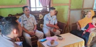 Jasa Raharja Cabang Singkawang Gerak Cepat Serahkan Hak Santunan kepada Ahli Waris Korban Laka di Desa Karimunting di Desa Karimunting