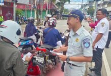 Tingkatkan Kepatuhan Pajak, Tim Pembina Samsat Kotabaru Gelar Operasi Gabungan di Lampu Merah Pasar Limbur jasa raharja kalsel