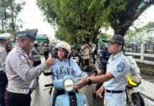 Tingkatkan Kepatuhan Administrasi Kendaraan, Tim Pembina Samsat Batulicin Gelar Operasi Kepatuhan dan Sosialisasi Gebyar Panutan PKB 2025 Gebyar Panutan PKB 2025