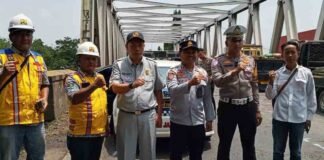 Jasa Raharja Karawang Bersama Stakeholder Lakukan Survei Titik Jalan Rusak Dan Area Rawan Laka Dalam Rangka Menghadapi Operasi Nataru 2025 jasa raharja jabar