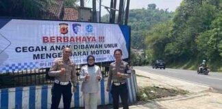 Jasa Raharja Samsat Rancaekek Lakukan Pemasangan Spanduk Himbauan Keselamatan Lalu Lintas Mendukung Operasi Zebra Lodaya 2025 jasa raharja jabar
