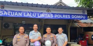 Jasa Raharja dan Polres Dompu Tingkatkan Keselamatan Berkendara Melalui Safety Campaign Pembagian Helm Anak jasa raharja NTB