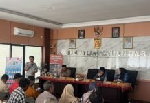 Tim Pembina Samsat Banjarbaru Ajak Warga Landasan Ulin Timur Manfaatkan Program Gebyar Panutan PKB 2025 Manfaatkan Program Gebyar Panutan PKB 2025