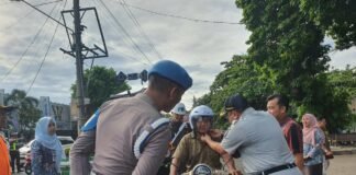 Jasa Raharja Cabang Pati Laksanakan Kampanye Keselamatan Berlalu Lintas Dengan Membagikan Helm Berlalu Lintas Dengan Membagikan Helm