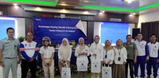 Jasa Raharja Dorong Kesadaran Berkendara Aman melalui Safety Campaign di AO Mekaar Barabai di AO Mekaar Barabai