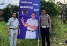 Pemasangan Spanduk Edukasi Keselamatan Lalu Lintas, Bentuk Kepedulian terhadap Keselamatan Pengguna Jalan di Kecamatan Sepauk Kab.Sintang di Kecamatan Sepauk Kab.Sintang