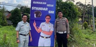 Pemasangan Spanduk Edukasi Keselamatan Lalu Lintas, Bentuk Kepedulian terhadap Keselamatan Pengguna Jalan di Kecamatan Sepauk Kab.Sintang di Kecamatan Sepauk Kab.Sintang