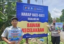 Tingkatkan Kedisiplinan Pengguna Jalan, Jasa Raharja NTB Pasang Banner Himbauan Keselamatan di Lombok Timur di Lombok Timur