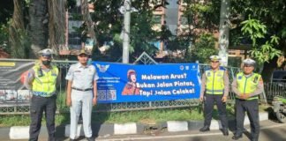 Polres Metro Tangerang Kota dan Jasa Raharja Cabang Tangerang Gelar Sosialisasi Keselamatan Berlalu Lintas di Wilayah Kecamatan Tangerang di Wilayah Kecamatan Tangerang