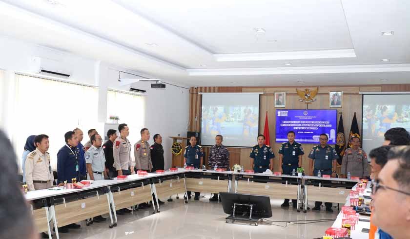 Aman Sambut Natal dan Tahun Baru Aman Sambut Natal dan Tahun Baru