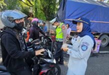 Tim pembina SAMSAT Cikokol Gelar Operasi Gabungan, Kendaraan Dapat Lakukan Pelunasan Di Tempat Lakukan Pelunasan Di Tempat