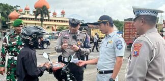 Tim Pembina Samsat Pelaihari dan Dinas Perhubungan Perkuat Keselamatan Lalu Lintas Melalui Sosialisasi dan Rampcheck Melalui Sosialisasi dan Rampcheck